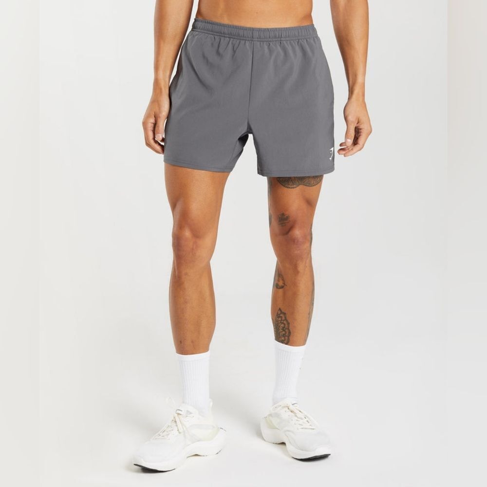 Gymshark ARRIVAL 5" SHORTS Size Medium in Silhouette Grey NWT and‎ in packaging